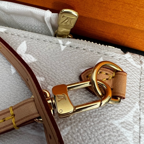 Louis Vuitton Neverfull Pochette By The Pool Monogram Giant - Picture 12 of 14